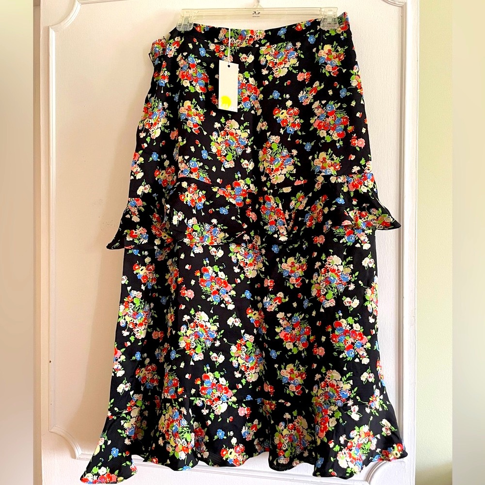 NWT Boden Skirt midi size 10 beautiful
Design